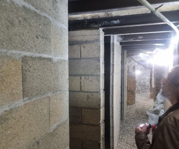 Création de mur en parpaings dans une cave d’immeuble à Paris 13