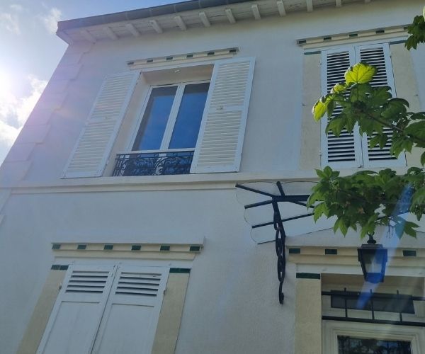 Façade de maison rénovée à Chatou