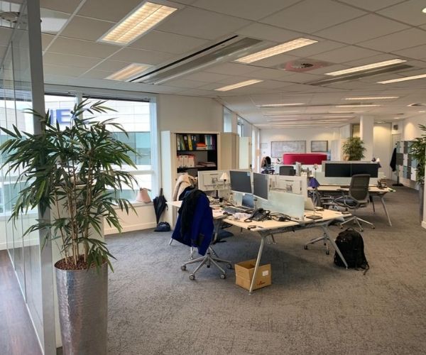 Open space de bureaux rénové dans le cadre du projet NEC 2019